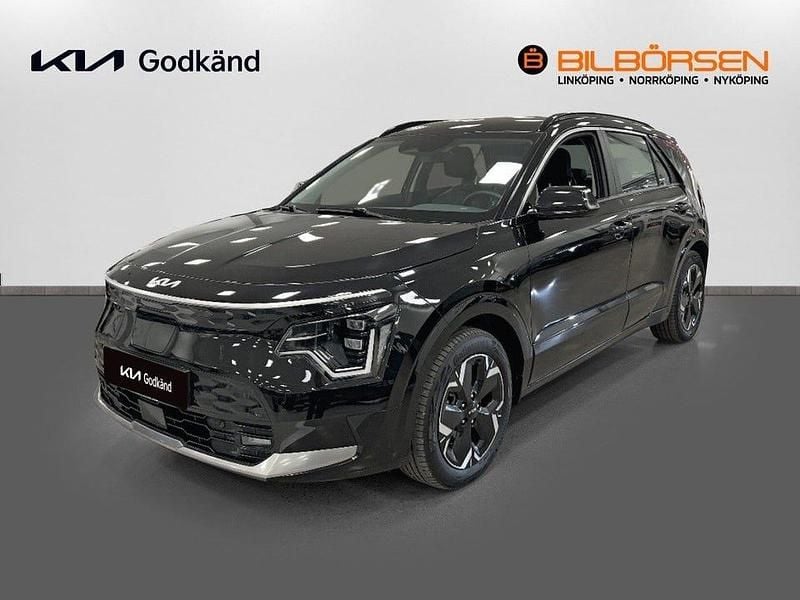 Svart Begagnad 2023 Kia e-Niro SUV | 309 900 kr (Marknadspris) - Bild 1/4