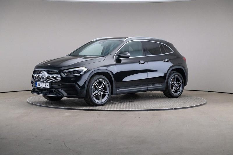 Svart (standard) Begagnad 2021 Mercedes GLA250 AMG SUV | 339 000 kr (Marknadspris) - Bild 1/4