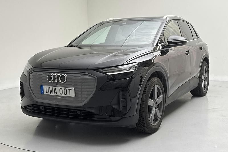 Svart Begagnad 2022 Audi Q4 e-tron Proline SUV | 325 000 kr (Superpris) - Bild 1/4