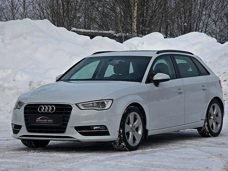 Vit Begagnad 2013 Audi A3 Sportback Halvkombi | 99 999 kr (Marknadspris) - Bild 1/4