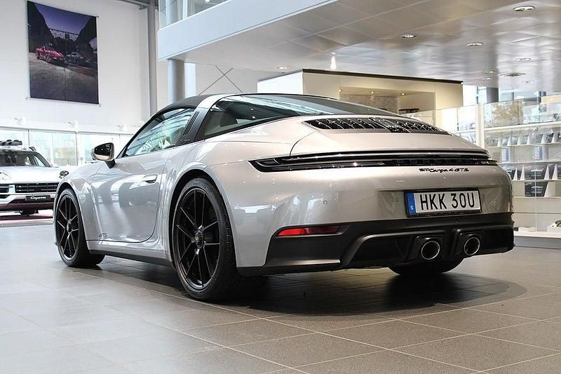 Begagnad Porsche 911 Targa 4 485 HK (356 kW) 2025 Flerfärgad Cab