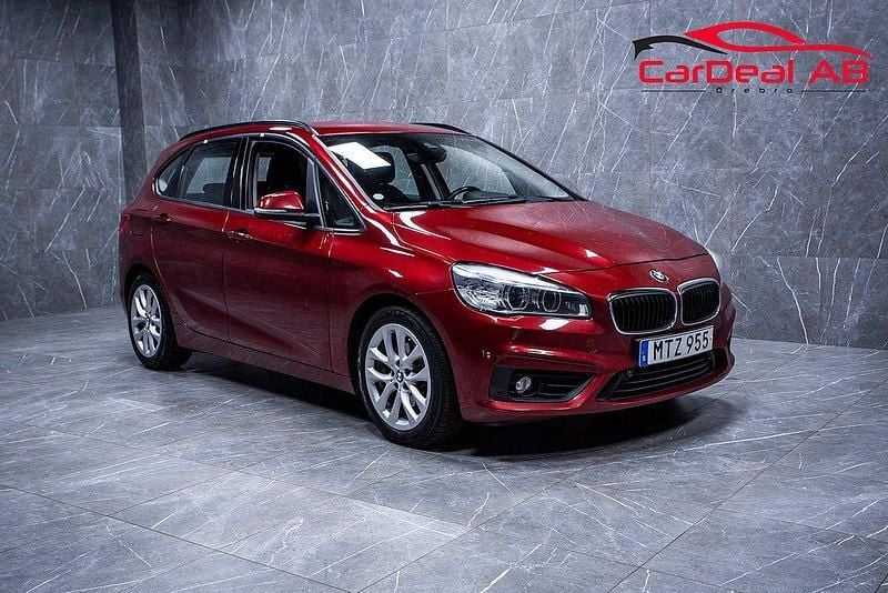 Röd Begagnad 2015 BMW 218 Active Tourer Advantage Minibuss | 117 800 kr (Marknadspris) - Bild 1/4