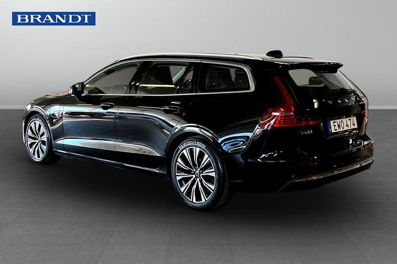 Begagnad Volvo V60 252 HK (185 kW) 2023 Svart Kombi