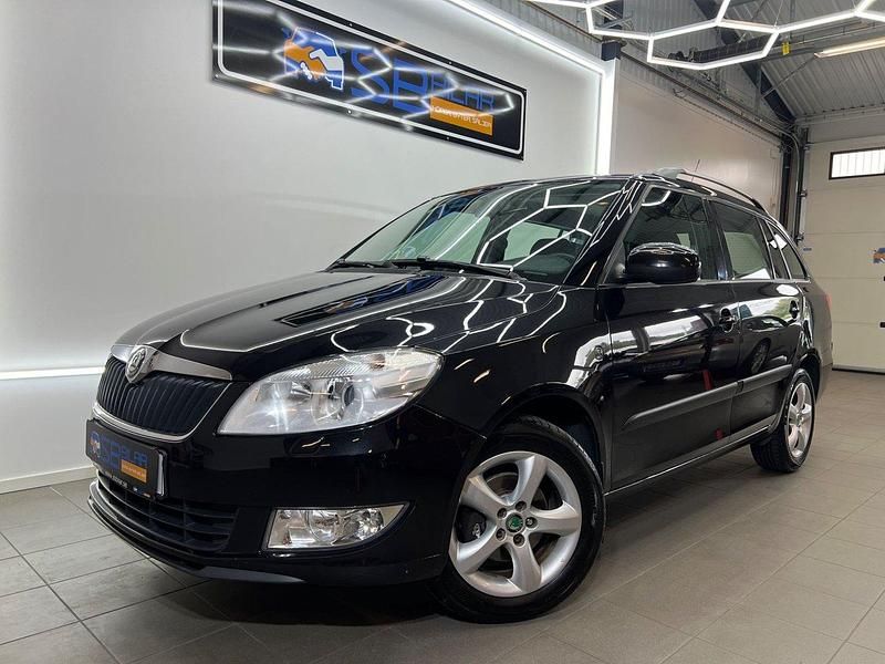 Svart Begagnad 2011 Skoda Fabia Elegance Kombi | 72 900 kr (Dyr) - Bild 1/4