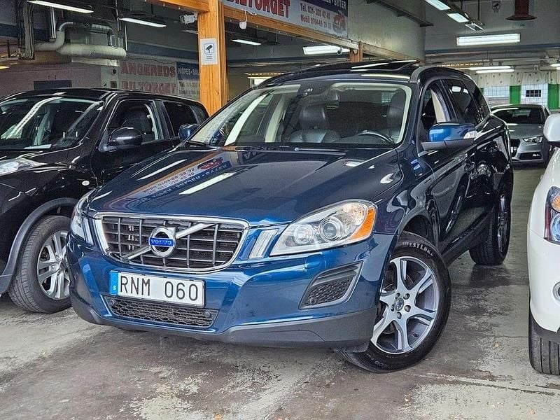 Blå Begagnad 2013 Volvo XC60 Momentum SUV | 139 999 kr (Marknadspris) - Bild 1/3