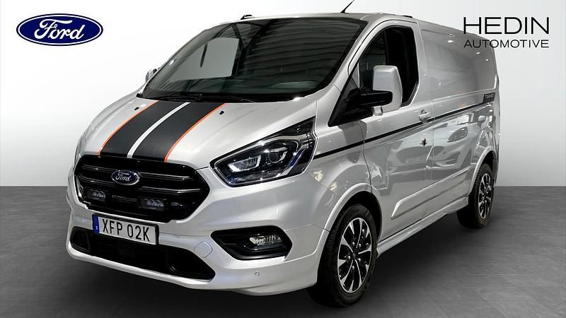 Moondust silver Begagnad 2022 Ford Transit Custom Sport | 311 920 kr (Marknadspris) - Bild 1/4