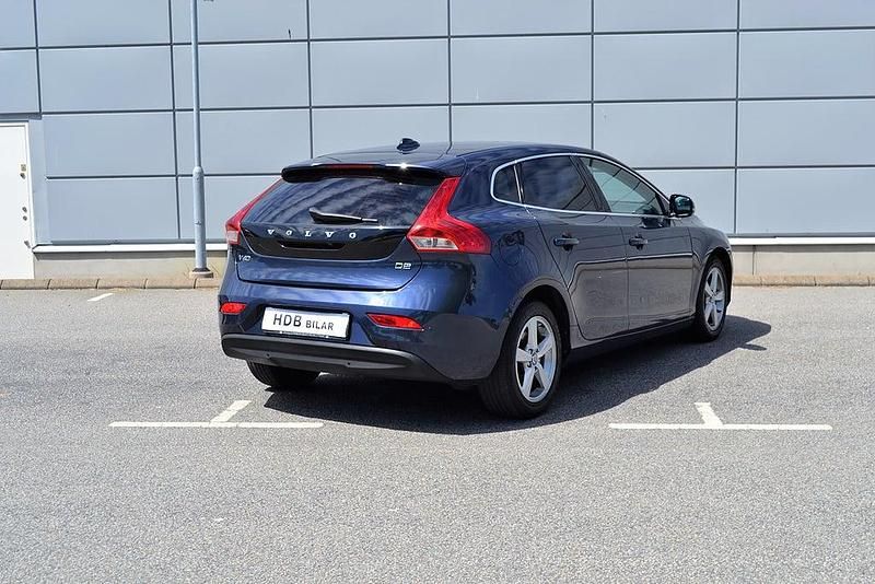 Begagnad Volvo V40 114 HK (83 kW) 2013 Mörkblå Kombi