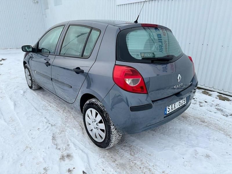 Begagnad Renault Clio R.S. 112 HK (82 kW) 2007 Grå Halvkombi