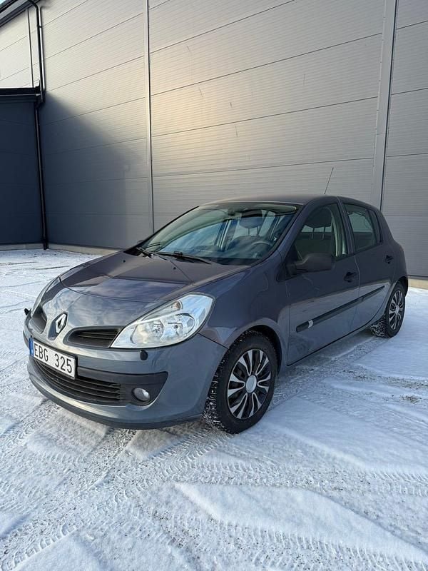 Begagnad 2008 Renault Clio R.S. Halvkombi | 24 500 kr (Marknadspris) - Bild 1/4