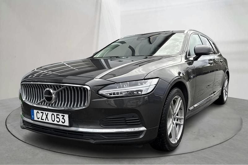 Grå Begagnad 2023 Volvo V90 Core Kombi | 345 000 kr (Marknadspris) - Bild 1/4