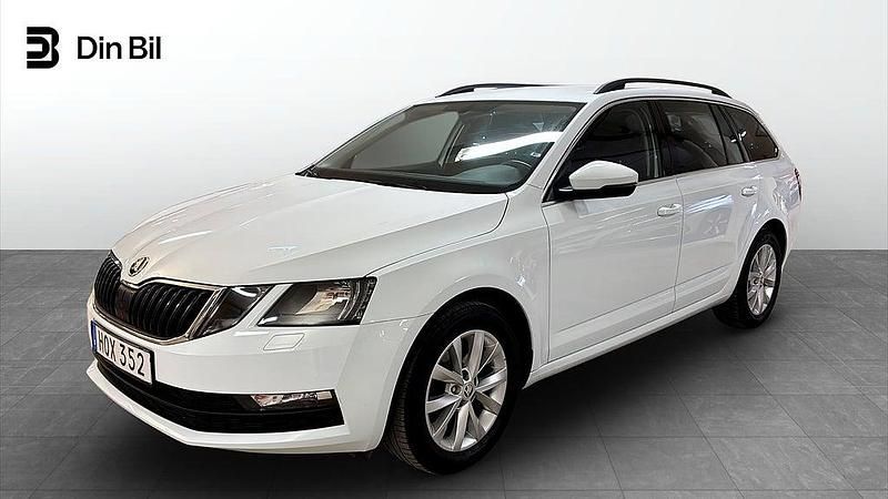 Laser white Begagnad 2018 Skoda Octavia Ambition Kombi | 169 900 kr (Marknadspris) - Bild 1/4