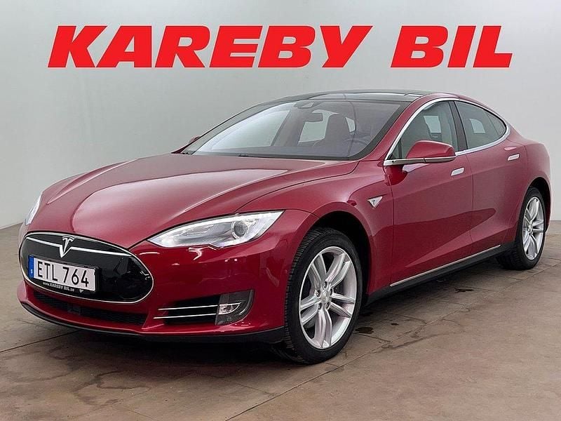 Röd Begagnad 2015 Tesla Model S Sedan | 258 900 kr (Marknadspris) - Bild 1/3