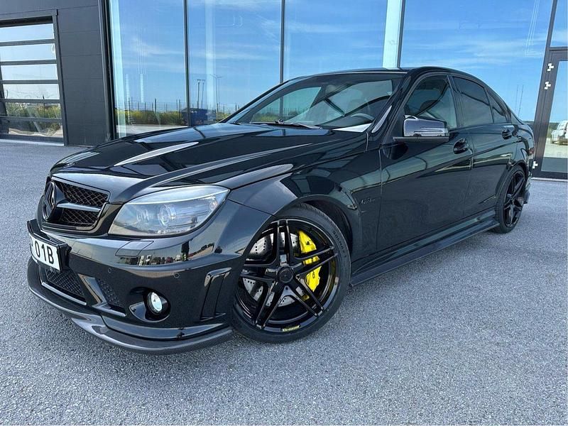 Svart Begagnad 2011 Mercedes C63 AMG AMG Sedan | 350 000 kr (Dyr) - Bild 1/4