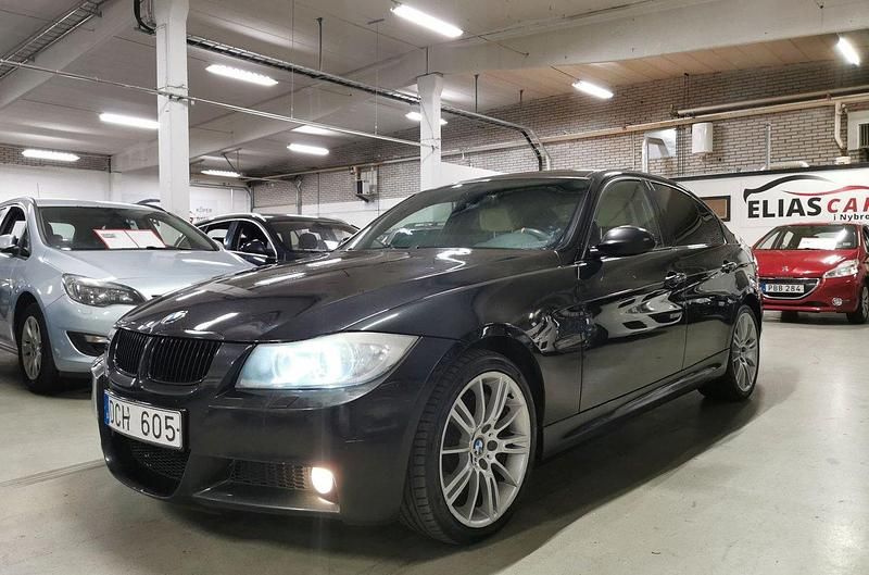 Svart Begagnad 2008 BMW 330 Comfort Edition Sedan | 124 900 kr (Lite dyr) - Bild 1/4