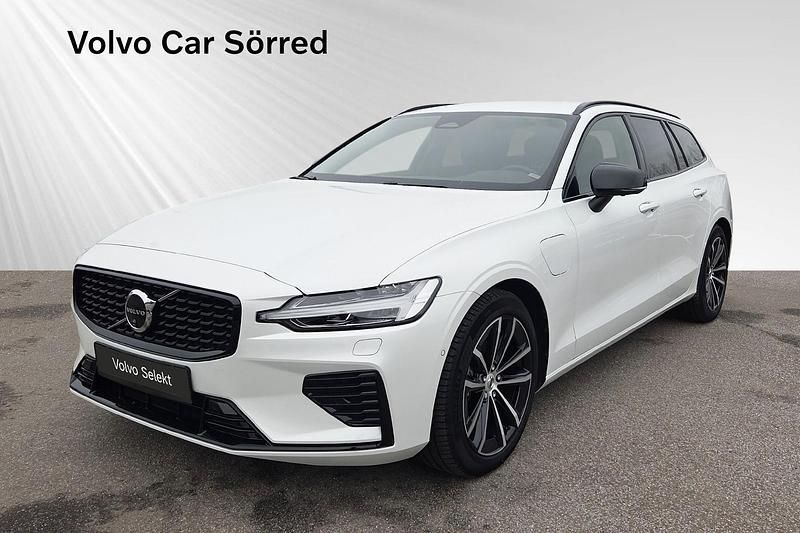 Begagnad Volvo V60 350 HK (257 kW) 2024 Vit Kombi