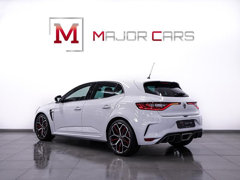 Begagnad Renault Mégane IV Bose Edition 301 HK (221 kW) 2020 Vit Halvkombi