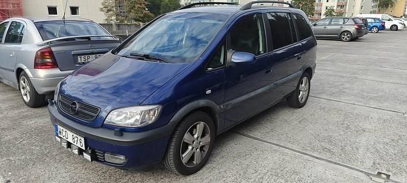 Blå Begagnad 2004 Opel Zafira Minibuss | 16 000 kr - Bild 1/4