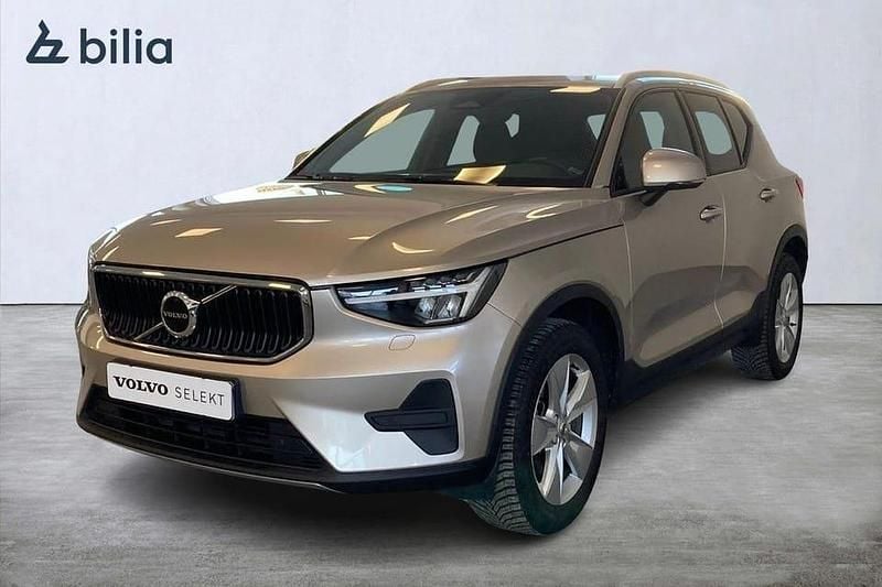 Begagnad Volvo XC40 Core 200 HK (147 kW) 2023 Grå SUV