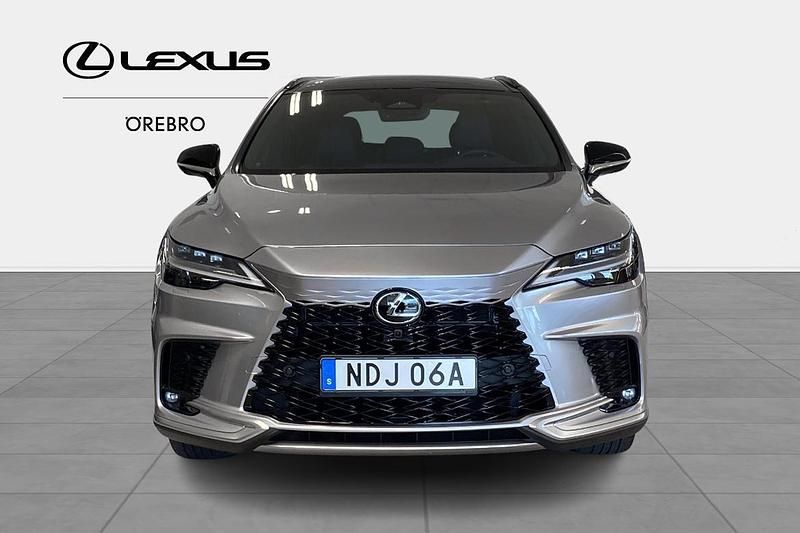 Begagnad Lexus RX450h+ 2024 Silver