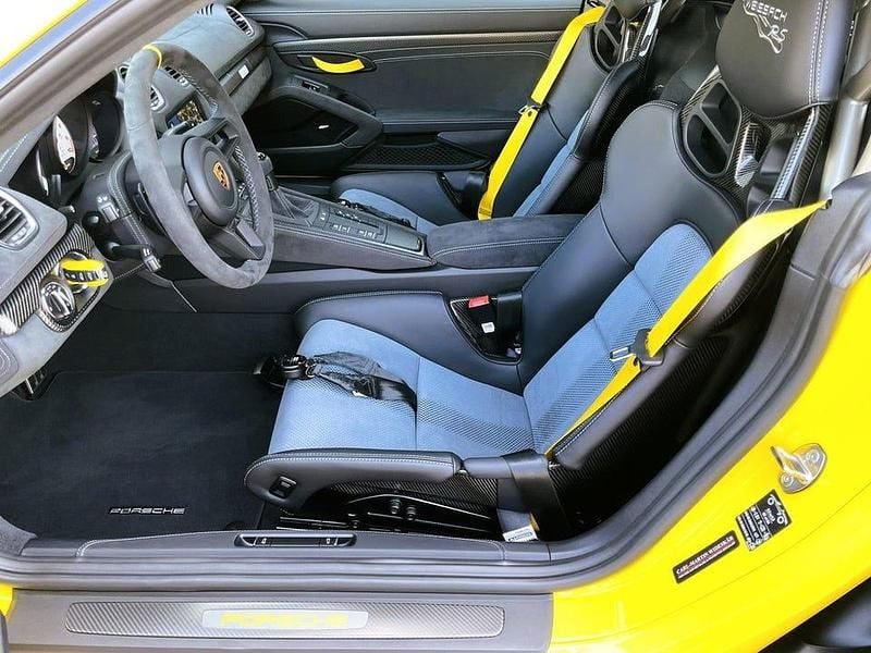 Begagnad Porsche 718 Cayman GT4 501 HK (368 kW) 2024 Racing yellow solid Sportkupé