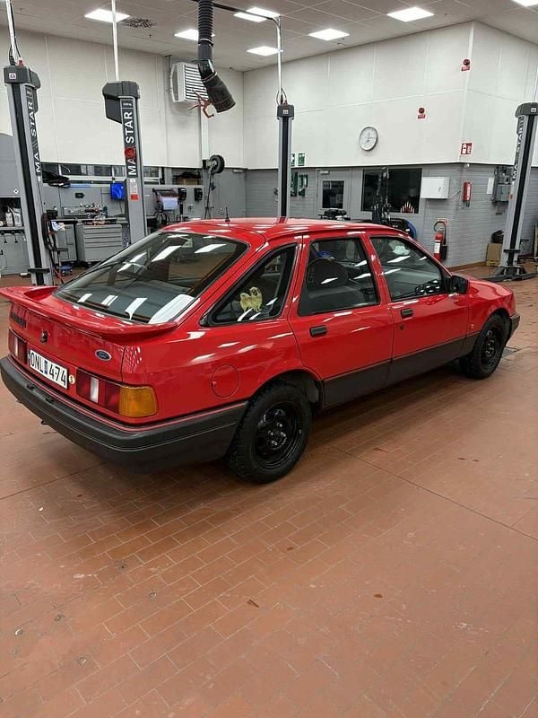 Begagnad Ford Sierra 120 HK (88 kW) 1989