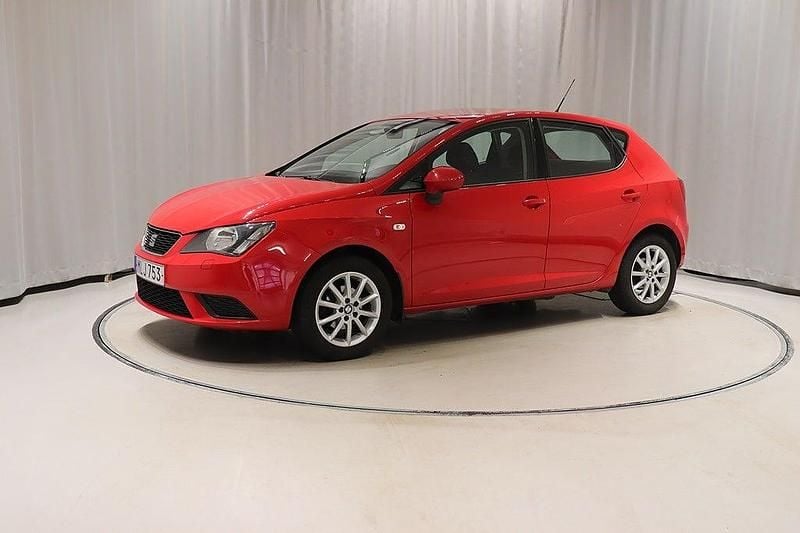 Röd Begagnad 2015 Seat Ibiza Style Halvkombi | 59 800 kr (Marknadspris) - Bild 1/4