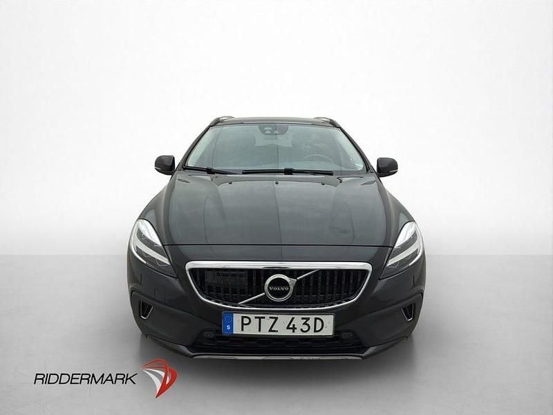 Begagnad Volvo V40 CC 152 HK (111 kW) 2019 Svart Kombi