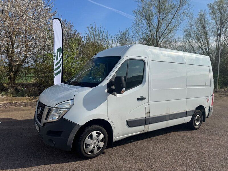 Vit Begagnad 2016 Nissan NV400 Van | 134 500 kr (Bra pris) - Bild 1/4