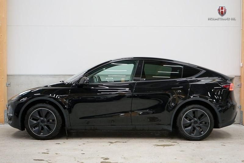 Svart Begagnad 2024 Tesla Model Y Long Range AWD SUV | 469 800 kr (Marknadspris) - Bild 1/4