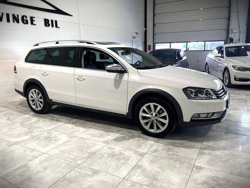 Begagnad VW Passat Alltrack 177 HK (130 kW) 2014 Vit Kombi