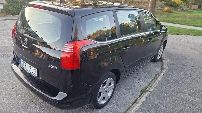 Begagnad Peugeot 5008 156 HK (114 kW) 2009 Minibuss