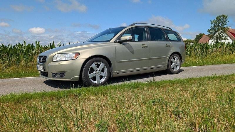 Grön Begagnad 2008 Volvo V50 Momentum Kombi | 29 000 kr (Bra pris) - Bild 1/4
