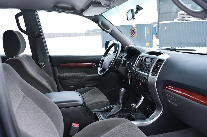 Begagnad Toyota Land Cruiser 249 HK (183 kW) 2003 SUV