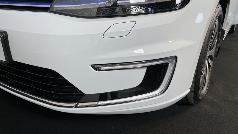 Begagnad VW e-Golf 100 kW (136 HK) 2018 Halvkombi