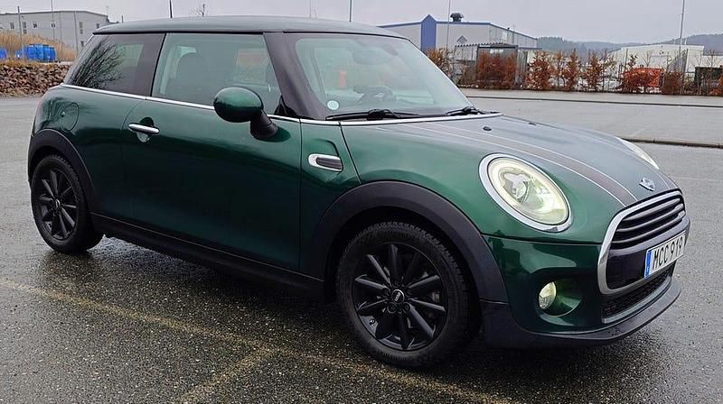 Begagnad Mini Cooper Chili 136 HK (100 kW) 2016 British racing green Halvkombi
