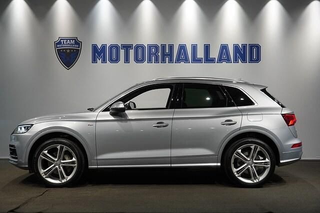 Silver Begagnad 2020 Audi Q5 Competition SUV | 419 900 kr (Marknadspris) - Bild 1/4