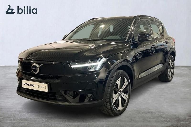Svart Begagnad 2023 Volvo XC40 Core SUV | 324 900 kr (Lite dyr) - Bild 1/3