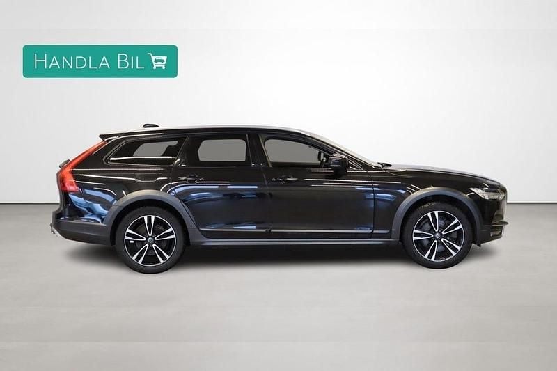 Begagnad Volvo V90 CC 190 HK (139 kW) 2018 Svart Kombi