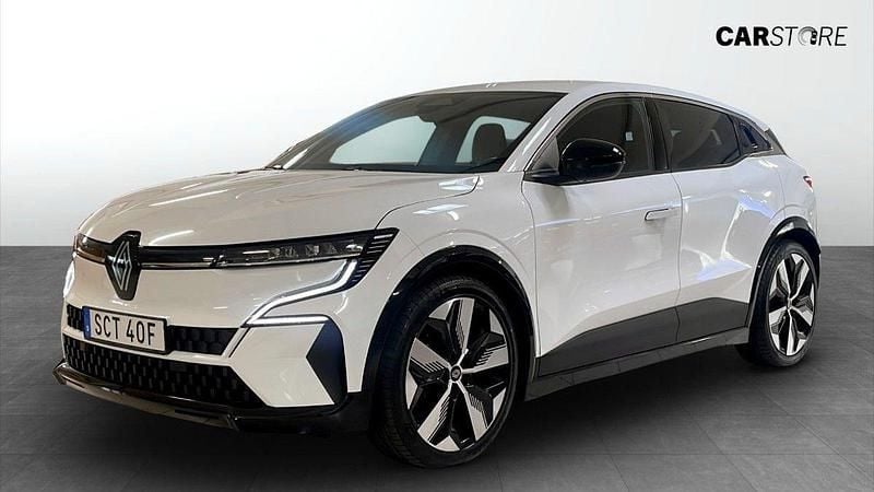 Vit (white) Begagnad 2023 Renault Mégane Halvkombi | 309 900 kr (Marknadspris) - Bild 1/4