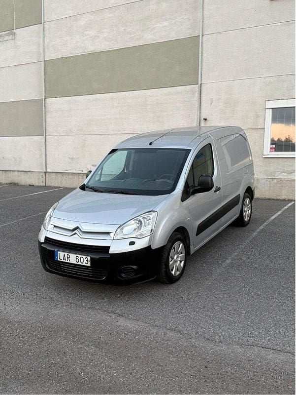 Silver Begagnad 2010 Citroën Berlingo Minibuss | 34 000 kr (Superpris) - Bild 1/4