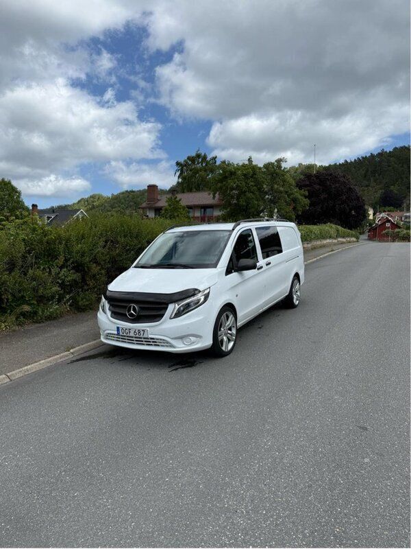 Vit Begagnad 2017 Mercedes Vito Minibuss | 275 000 kr (Dyr) - Bild 1/4