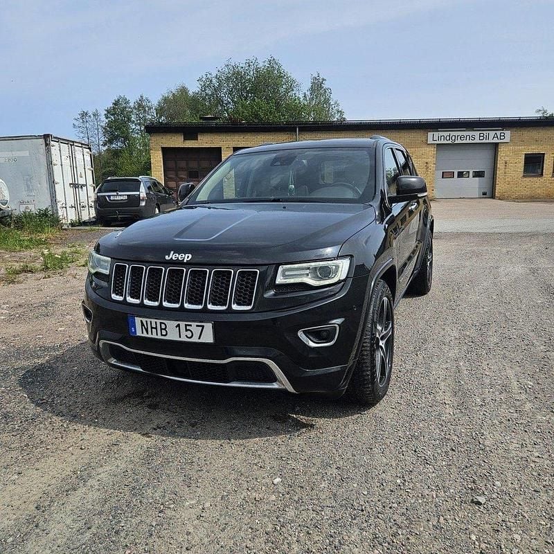 Svart Begagnad 2016 Jeep Grand Cherokee SUV | 180 000 kr (Marknadspris) - Bild 1/4