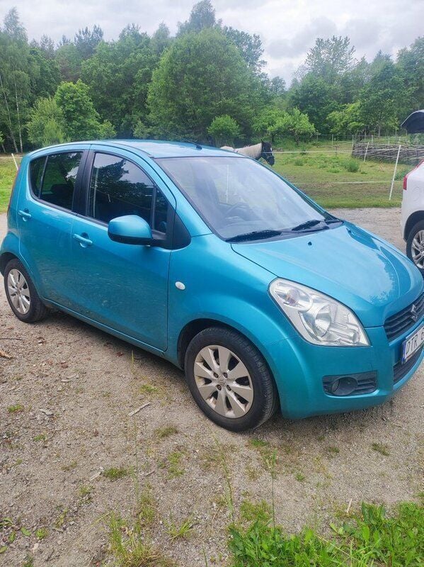 Grön Begagnad 2009 Suzuki Splash GLS Halvkombi | 11 500 kr (Marknadspris) - Bild 1/2