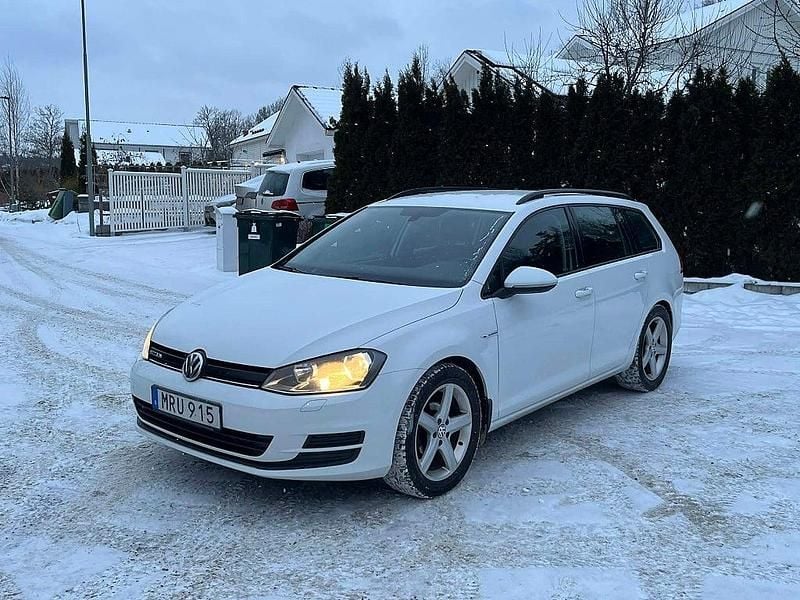 Begagnad VW Golf VII 110 HK (80 kW) 2015 Vit Kombi