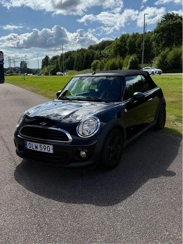 Svart Begagnad 2014 Mini ONE Halvkombi | 125 000 kr (Dyr) - Bild 1/4