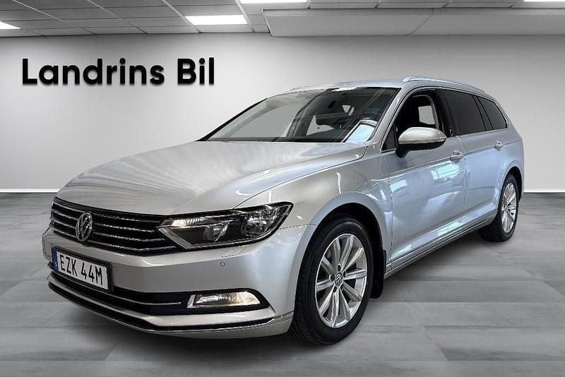 Silver Begagnad 2019 VW Passat GT Kombi | 219 300 kr (Bra pris) - Bild 1/4