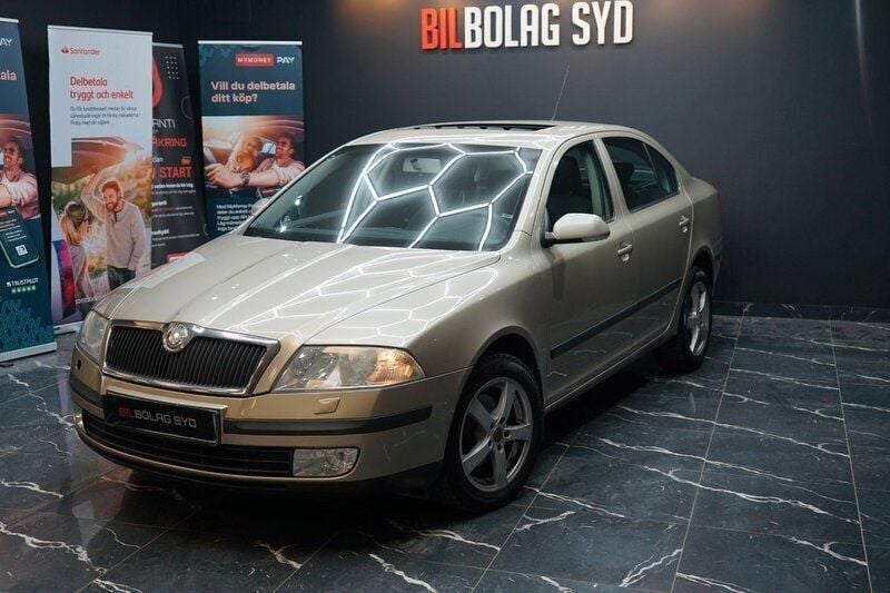 Ljusbrun (brun) Begagnad 2006 Skoda Octavia Halvkombi | 19 900 kr (Marknadspris) - Bild 1/4