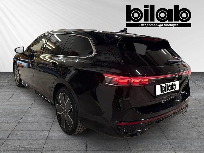 Begagnad VW Passat R 177 HK (130 kW) 2025 Svart Kombi