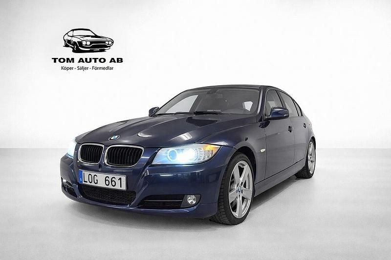 Blå Begagnad 2011 BMW 320 Sedan | 59 900 kr (Bra pris) - Bild 1/4