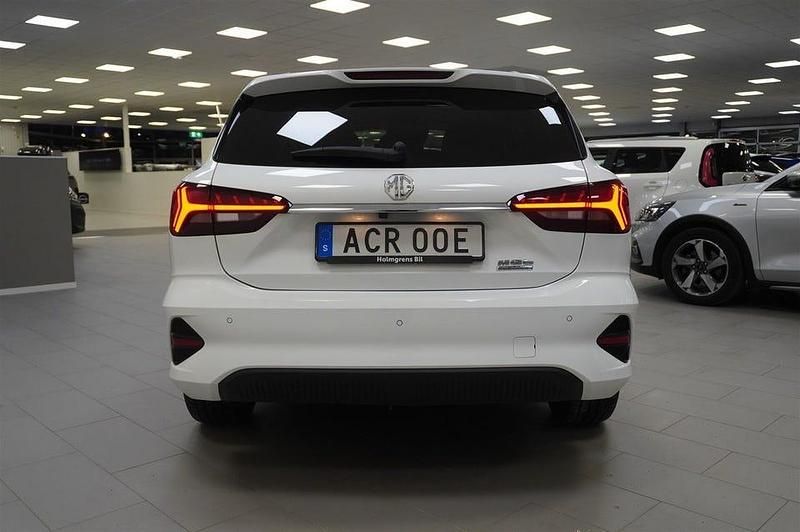 Begagnad MG MG5 EV Luxury 114 kW (156 HK) 2022 Dover white Kombi